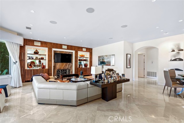 6 Bed Home for Sale in Calabasas, California