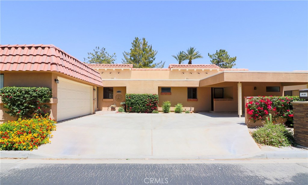 Palm Desert Resort Country Club Condo community in Palm Desert