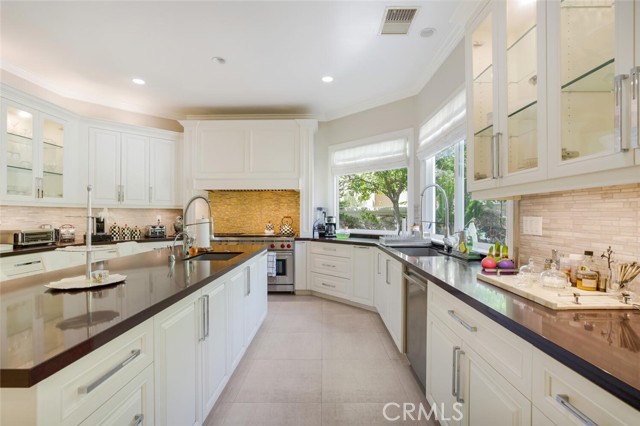 6 Bed Home for Sale in Calabasas, California