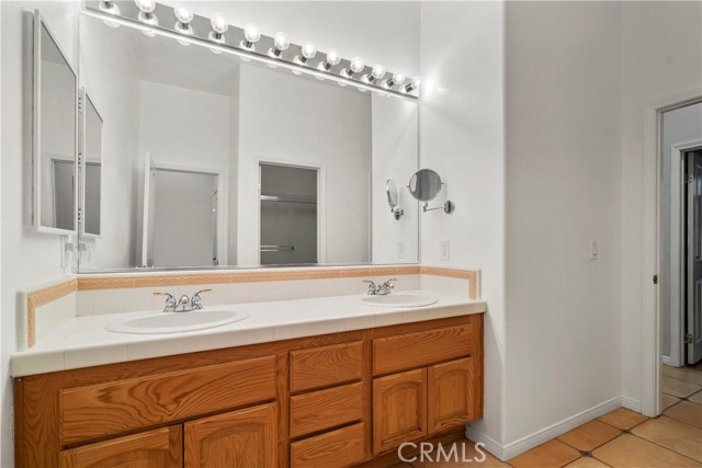 5 Bed Home for Sale in Saugus, California