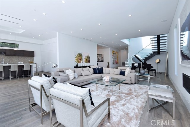 5 Bed Home for Sale in Sherman Oaks, California