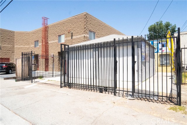 Tweedy, 90280, ,For Sale,Tweedy,SR20152434