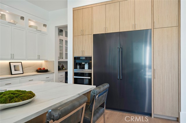 5 Bed Home for Sale in Encino, California