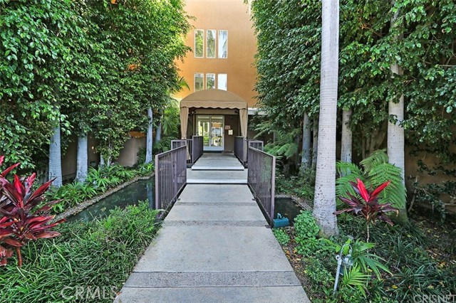 1 Bed Home for Sale in Studio City, California