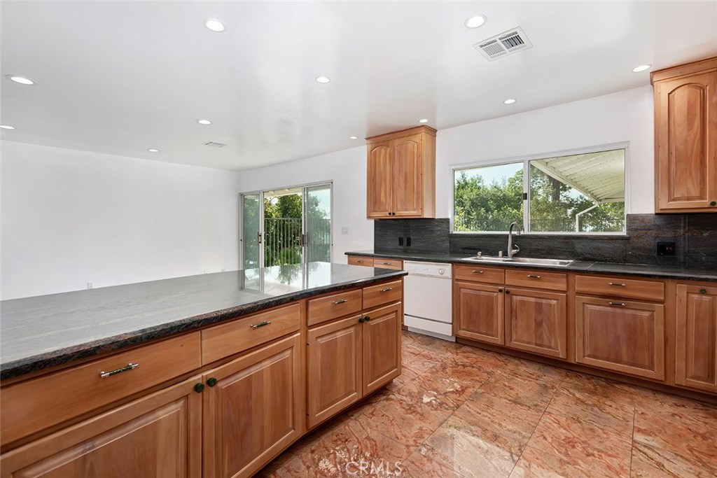 Photo for 648 ROBIN GLEN Drive, Glendale, CA 91202 - Listing #SR-19227329 648 ROBIN GLEN Drive, Glendale, CA 91202