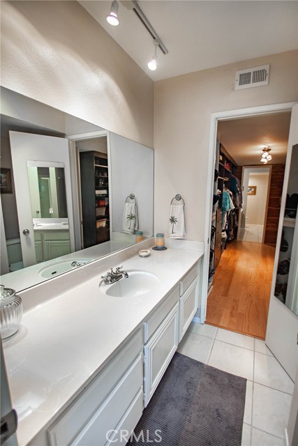2 Bed Home for Sale in Valley Village, California