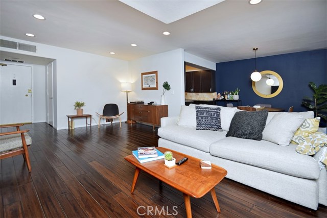 1 Bed Home for Sale in Sherman Oaks, California
