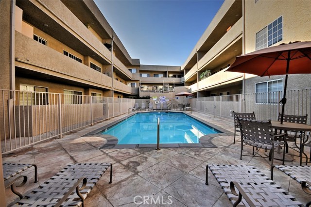 1 Bed Home for Sale in Sherman Oaks, California