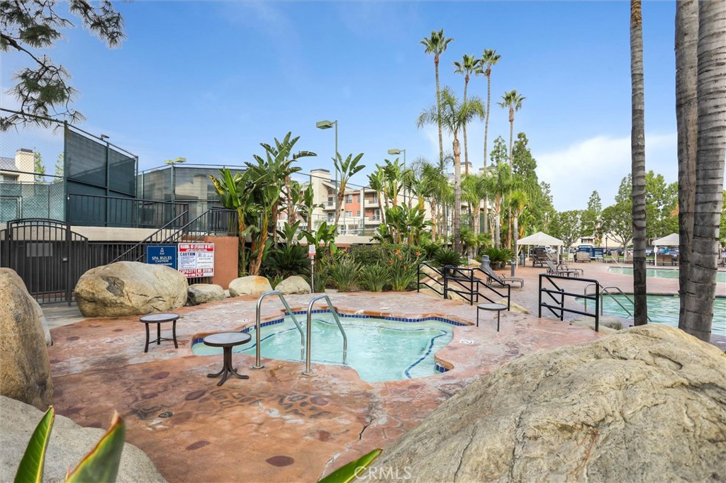 Photo for 5545 Canoga Avenue, 222, Woodland Hills, CA 91367 - Listing #SR-19281443 5545 Canoga Avenue, 222, Woodland Hills, CA 91367
