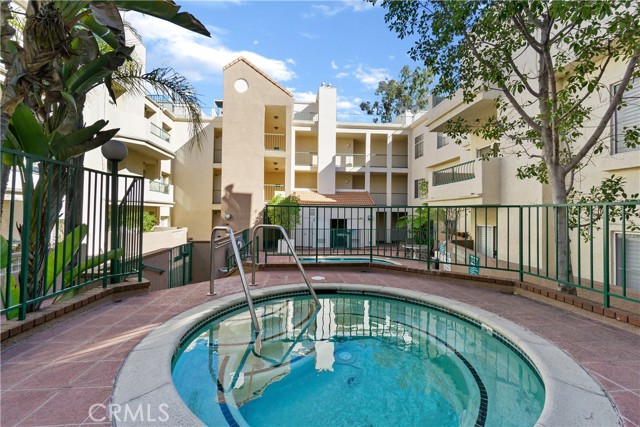 2 Bed Home for Sale in Sherman Oaks, California
