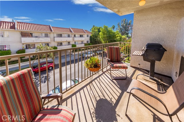 2 Bed Home for Sale in Sherman Oaks, California