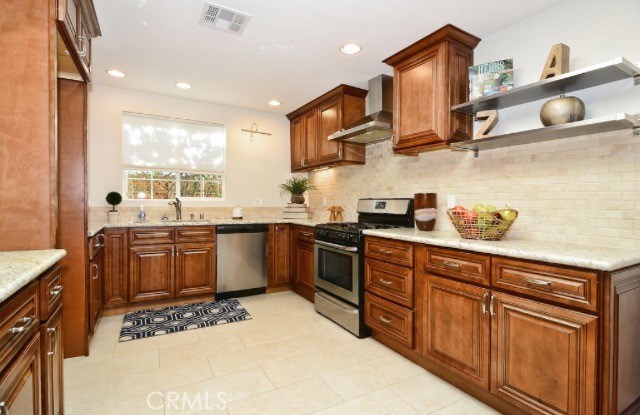 Photo of 6341 Callicott Avenue, Woodland Hills, CA 91367