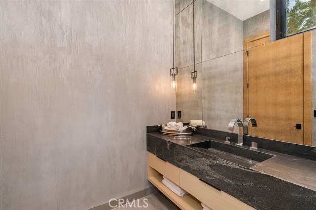 6 Bed Home for Sale in Encino, California
