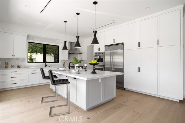 5 Bed Home for Sale in Encino, California