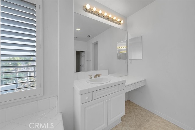 4 Bed Home for Sale in Saugus, California