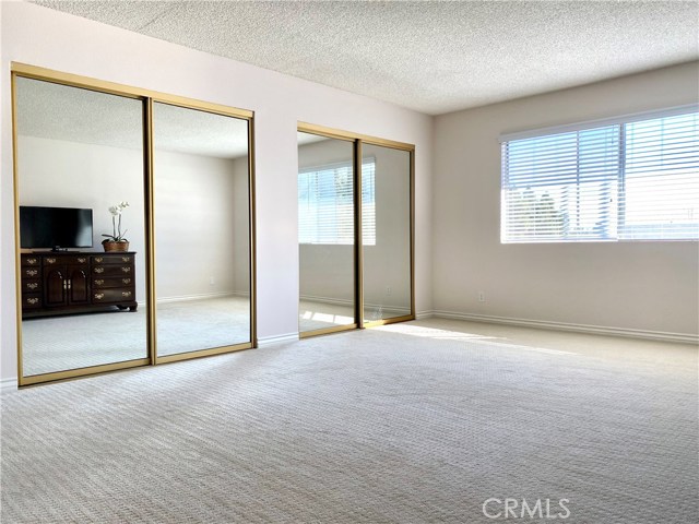 master bedroom mirrored closet doors