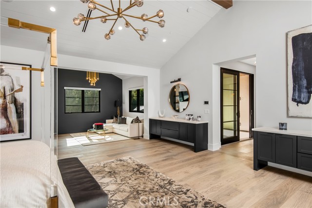 5 Bed Home for Sale in Encino, California