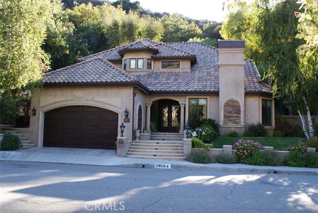 Photo of 20154 Chapter Drive, Woodland Hills, CA 91364