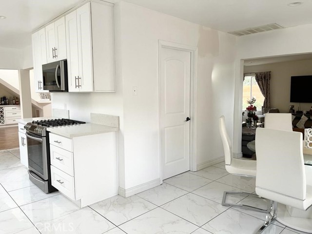 6 Bed Home for Sale in Granada Hills, California
