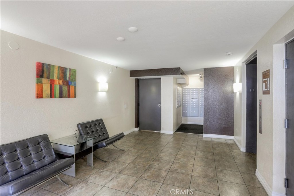 Photo for 5545 Canoga Avenue, 222, Woodland Hills, CA 91367 - Listing #SR-19281443 5545 Canoga Avenue, 222, Woodland Hills, CA 91367