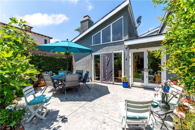 1104 Steinhart Avenue, Redondo Beach, California 90278, 3 Bedrooms Bedrooms, ,2 BathroomsBathrooms,Residential,Sold,Steinhart,SR19169285