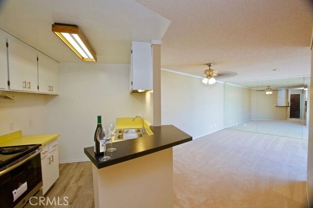 610 The Village, Redondo Beach, California 90277, 1 Bedroom Bedrooms, ,1 BathroomBathrooms,Residential,Sold,The Village,SR18190563