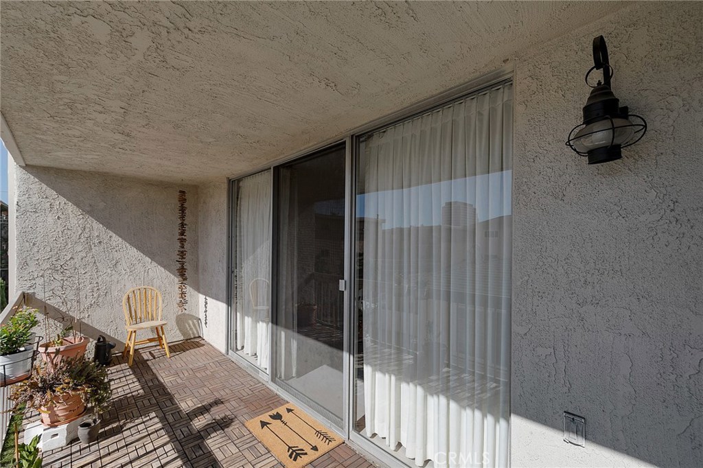 Photo for 333 N LOUISE Street, 19, Glendale, CA 91206 - Listing #SR-19255879 333 N LOUISE Street, 19, Glendale, CA 91206