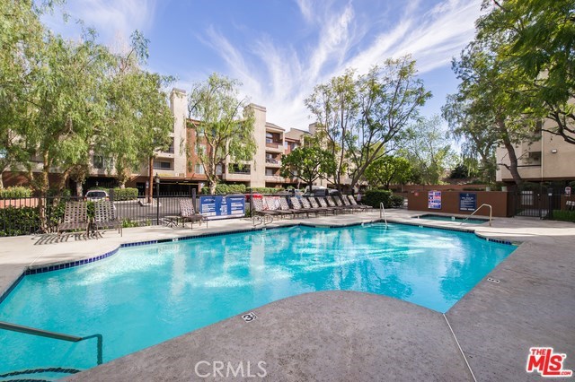 Photo for 5525 Canoga Avenue, 219, Woodland Hills, CA 91367 - Listing #SR-19278251 5525 Canoga Avenue, 219, Woodland Hills, CA 91367