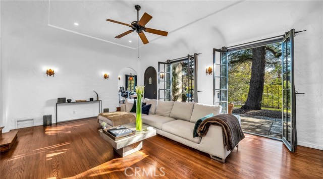 2 Bed Home for Sale in Toluca Lake, California
