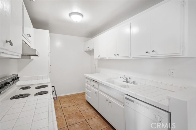 1 Bed Home for Sale in Encino, California