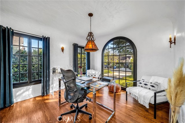 2 Bed Home for Sale in Toluca Lake, California
