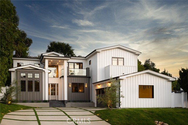 Detail Gallery Image 1 of 1 For 920 Las Pulgas Rd, Pacific Palisades,  CA 90272 - 5 Beds | 5/1 Baths
