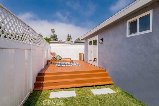 1776 Voorhees Avenue, Manhattan Beach, California 90266, 3 Bedrooms Bedrooms, ,2 BathroomsBathrooms,Residential,Sold,Voorhees,SR20003791