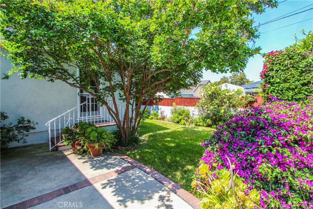 Photo for 1317 IDLEWOOD Road, Glendale, CA 91202 - Listing #SR-19113891 1317 IDLEWOOD Road, Glendale, CA 91202