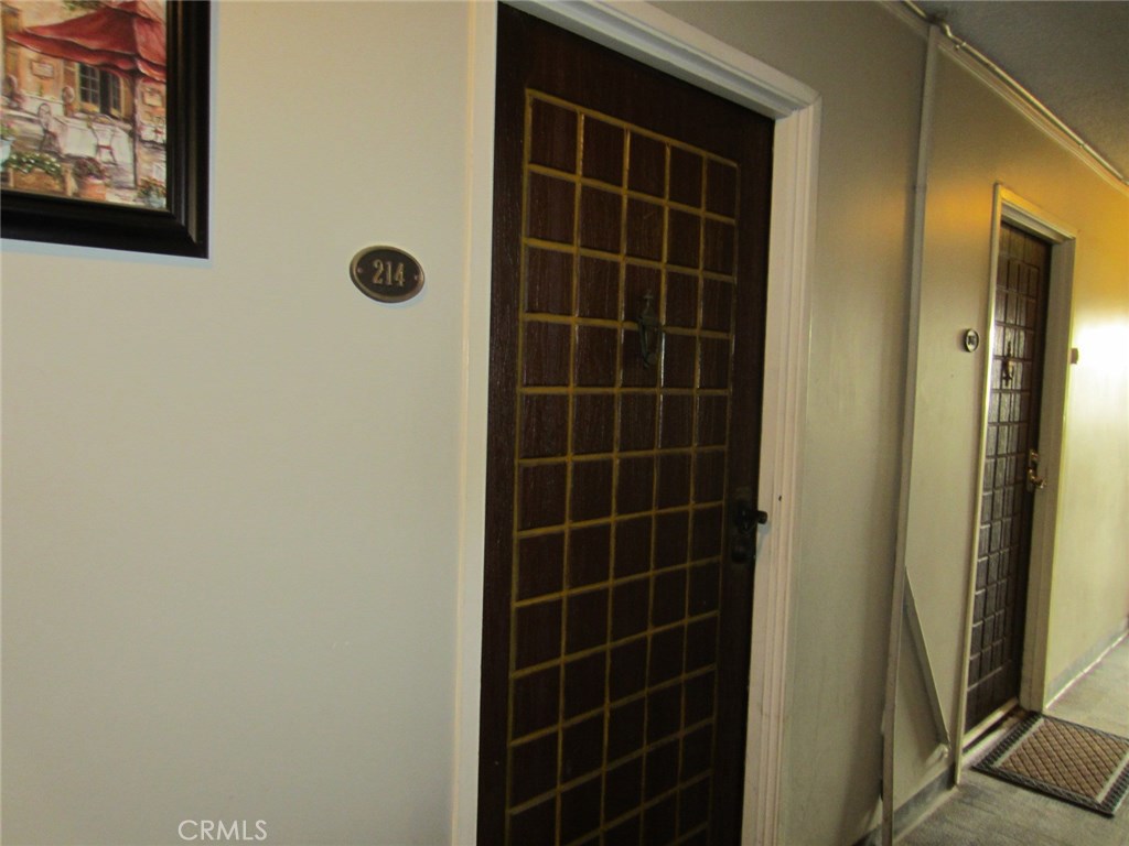 Photo for 570 W Stocker Street, 214, Glendale, CA 91202 - Listing #SR-19274904 570 W Stocker Street, 214, Glendale, CA 91202