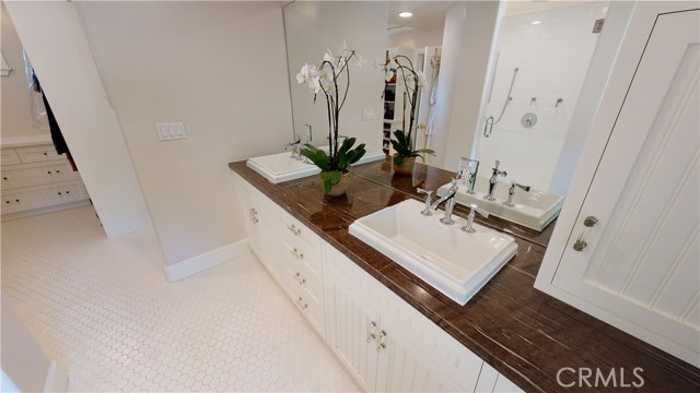 5 Bed Home for Sale in Granada Hills, California