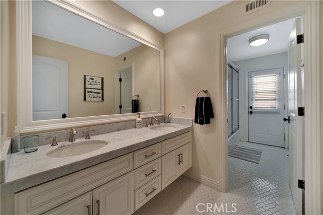 4 Bed Home for Sale in Calabasas, California