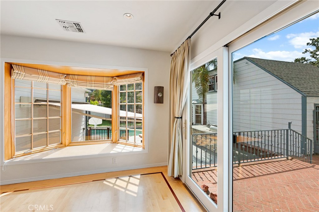 Photo for 1512 WABASSO Way, Glendale, CA 91208 - Listing #SR-19215623 1512 WABASSO Way, Glendale, CA 91208