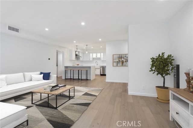 1 Bed Home for Sale in Sherman Oaks, California