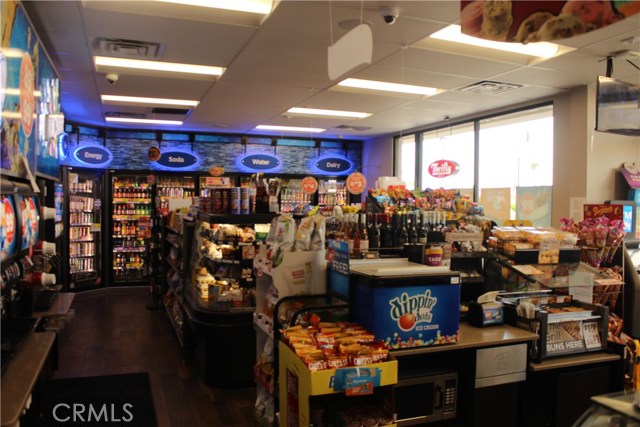 White, 93304, ,Commercial,For Sale,White,SR20204231