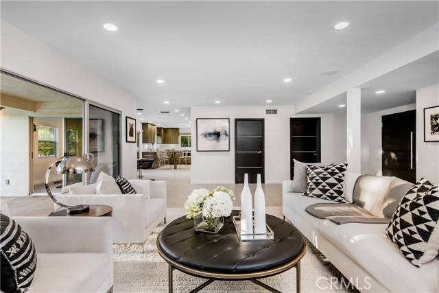 4 Bed Home for Sale in Studio City, California