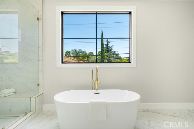 5 Bed Home for Sale in Encino, California