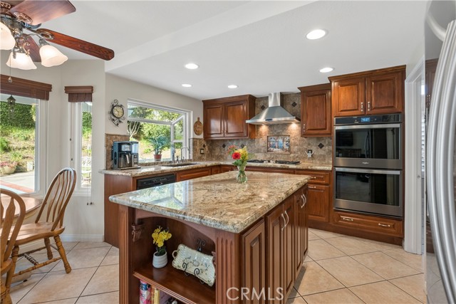 5 Bed Home for Sale in Saugus, California
