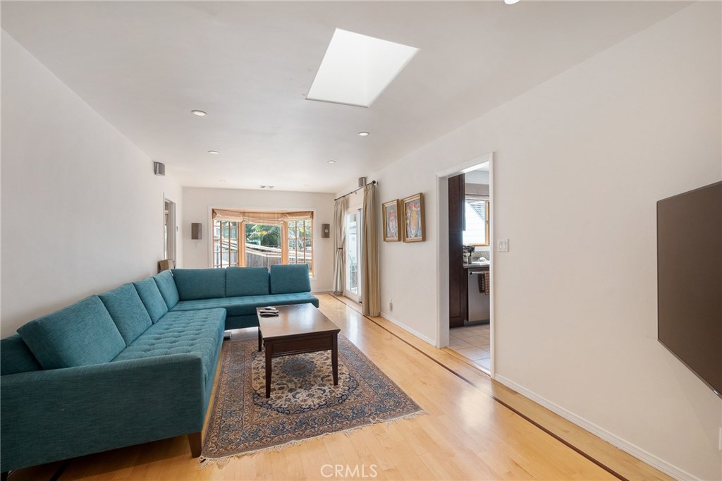 Photo for 1512 WABASSO Way, Glendale, CA 91208 - Listing #SR-19215623 1512 WABASSO Way, Glendale, CA 91208