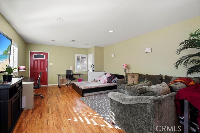 3 Bed Home for Sale in Lake Balboa, California