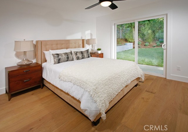 Downstairs guest bedroom.