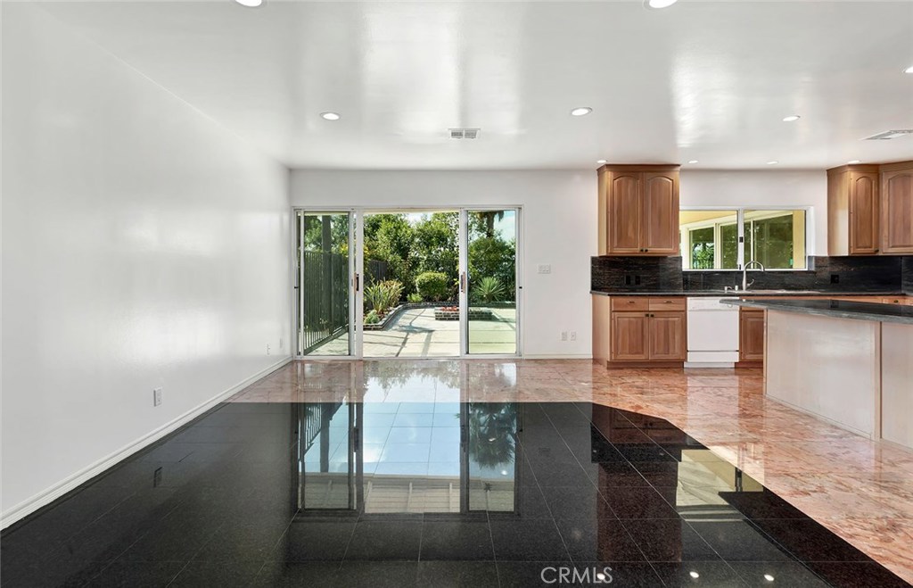 Photo for 648 ROBIN GLEN Drive, Glendale, CA 91202 - Listing #SR-19227329 648 ROBIN GLEN Drive, Glendale, CA 91202