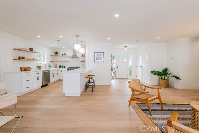 1776 Voorhees Avenue, Manhattan Beach, California 90266, 3 Bedrooms Bedrooms, ,2 BathroomsBathrooms,Residential,Sold,Voorhees,SR20003791