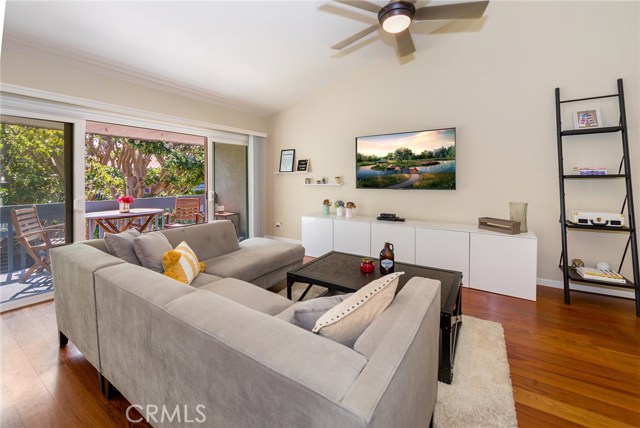 818 Camino Real, Redondo Beach, California 90277, 2 Bedrooms Bedrooms, ,2 BathroomsBathrooms,Residential,Sold,Camino Real,SR20198700