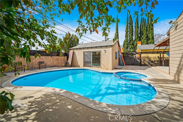 4 Bed Home for Sale in Van Nuys, California